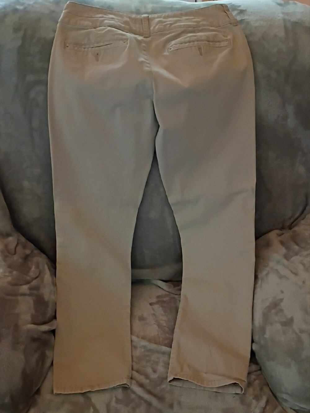 American Eagle Outfitters Men's Tan Chino Pants - Picture 2 of 7